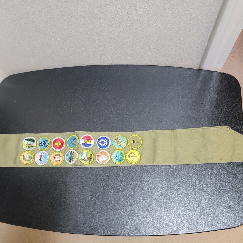 Vintage 50s Boy Scouts America BSA Narrow Green Sash with 16 Merit Badge Patches